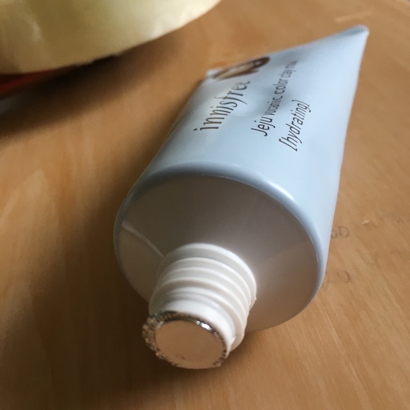 Innisfree Jeju volcanic clay mask - Picture 6 of 8